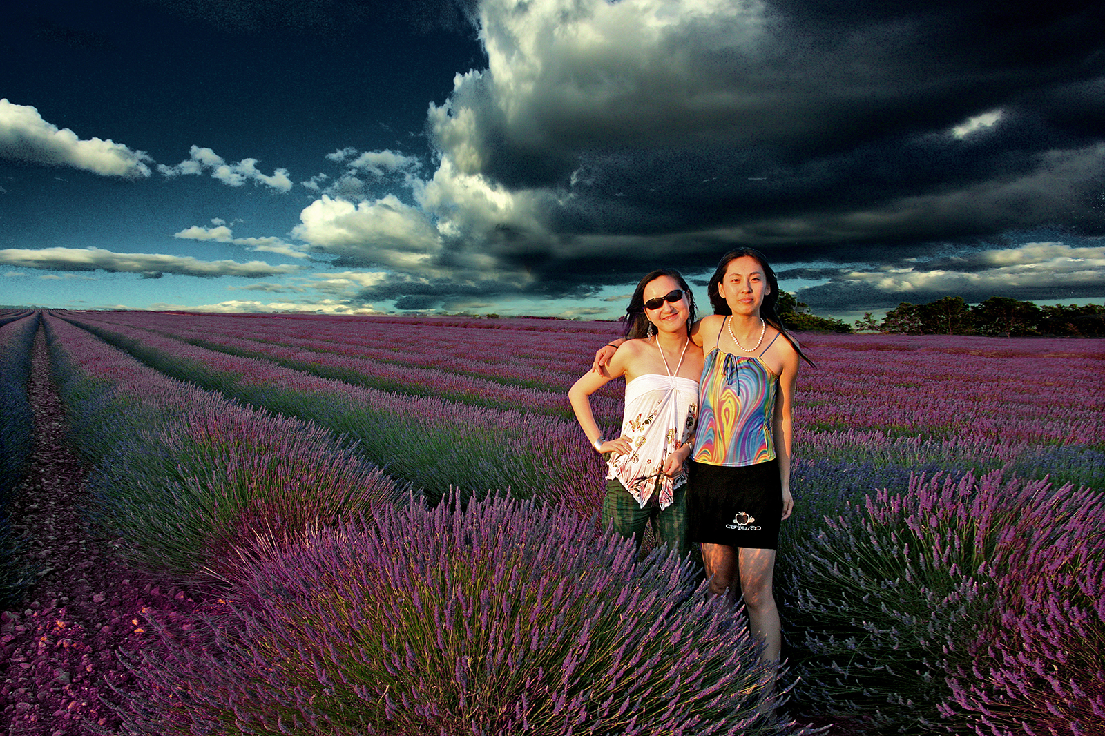 8.  法国《阳光下的女孩》王志平.jpg